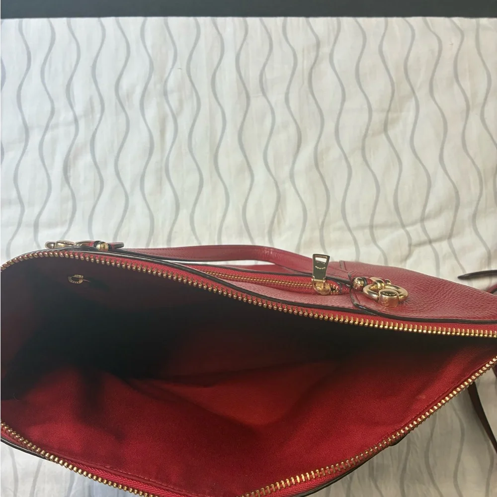 PreOwned Authentic Coach Red Leather Purse - Picture 10 of 12